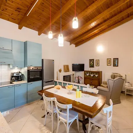 Kiko, The Coastline House Kato Achaia